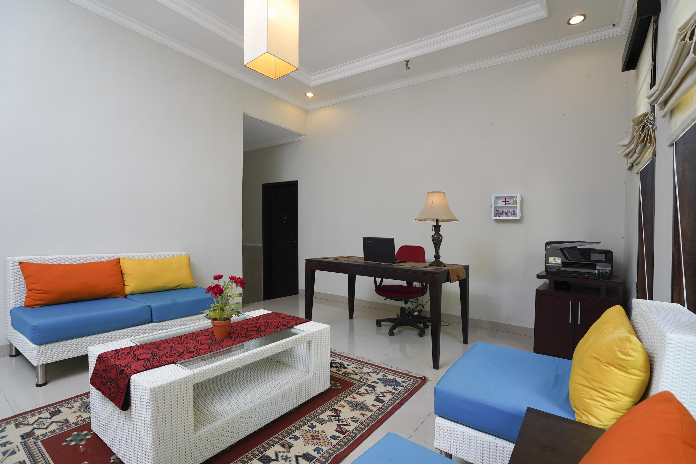 Oyo 2321 Griya Shanti Homestay Ketewel Eksteriør bilde